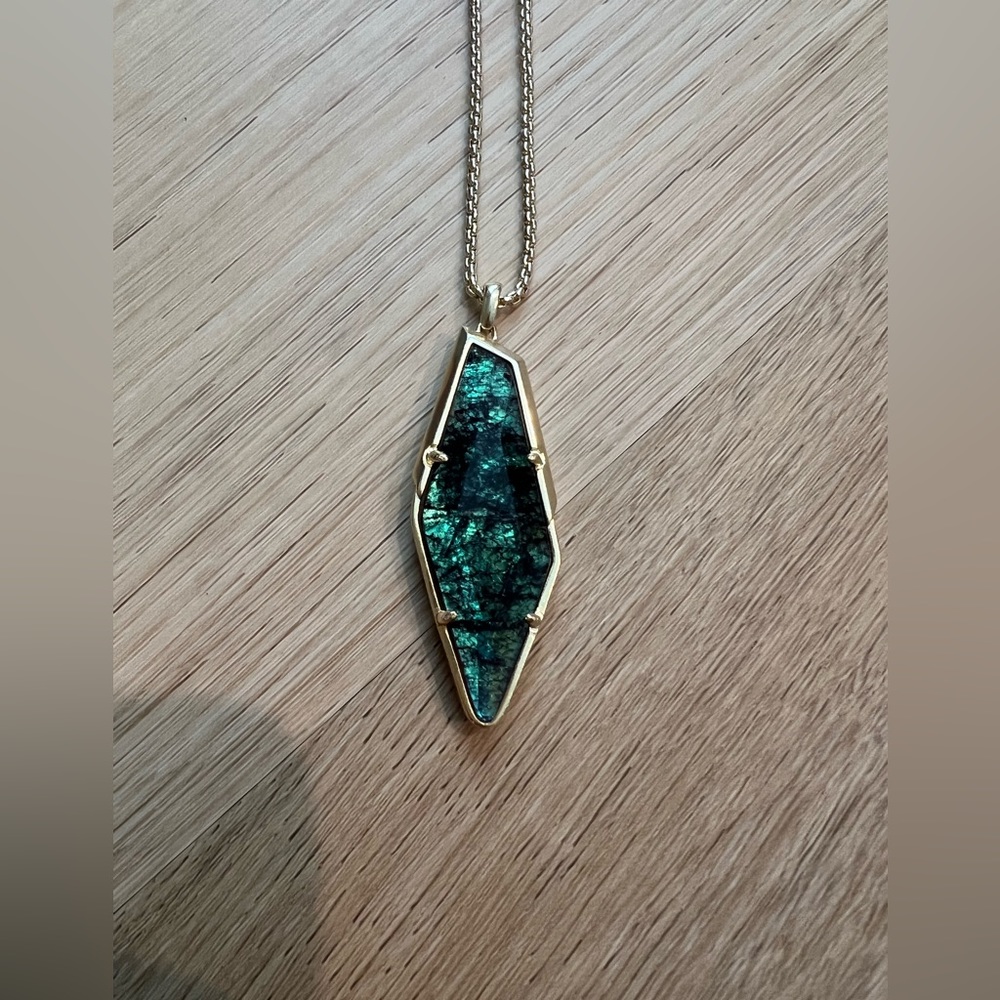 Kendra Scott Necklace
